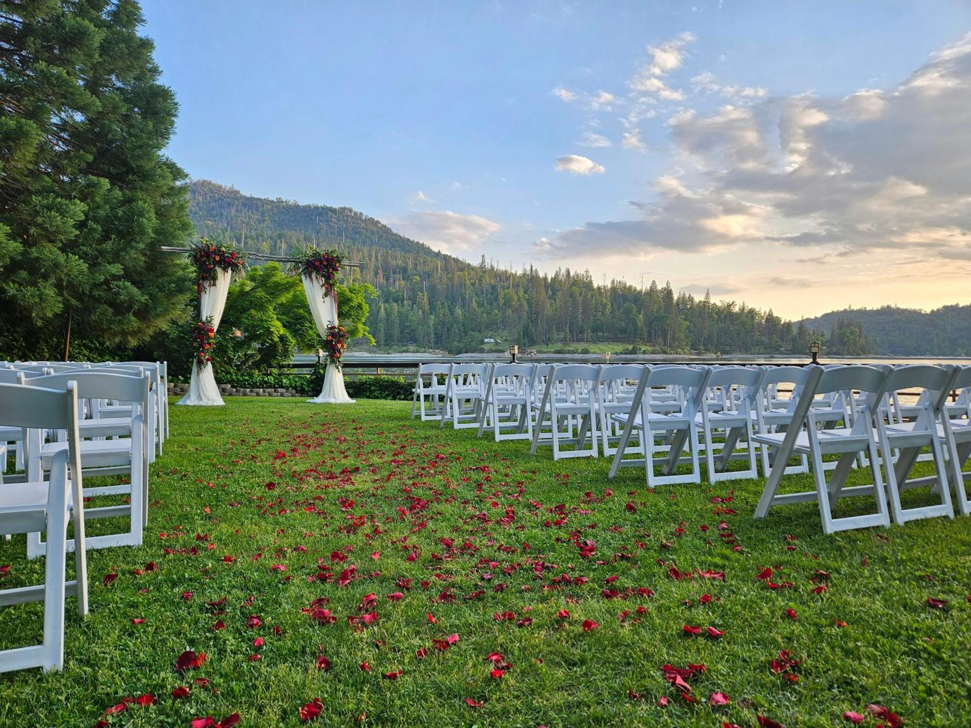 The Pines Resort & Conference Center บาสเลค ภายนอก รูปภาพ
